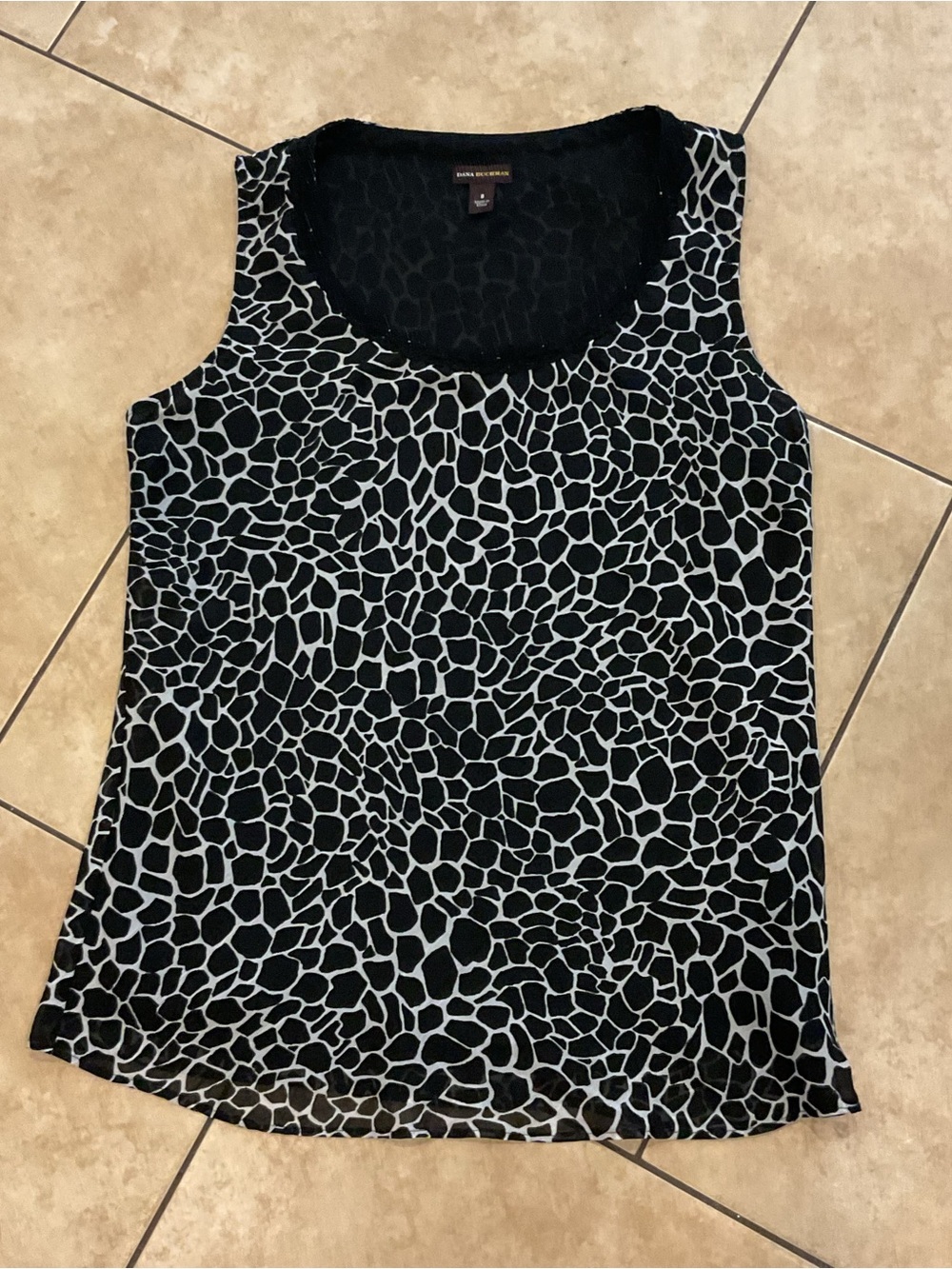 Dana Buchman Black and White Giraffe Print Sleeveless Tank